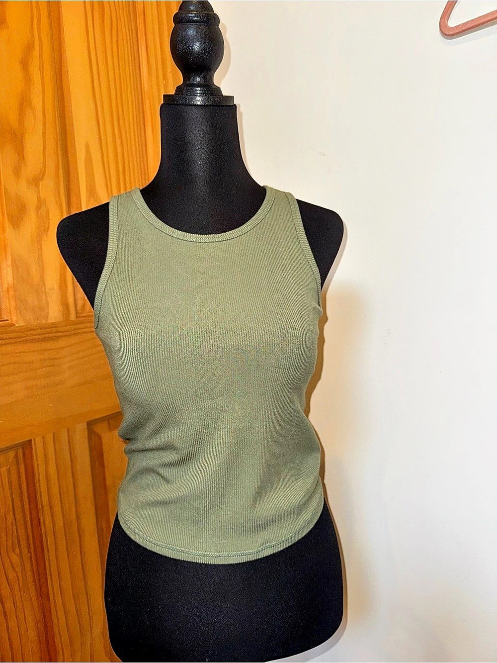 Zenana Ribbed Racerback Cropped Tank Top Green with built-in bra Small